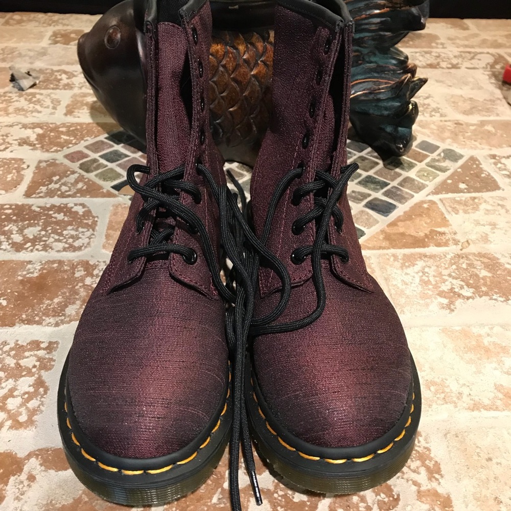 Dr. Martens NWOT vegan - Picture 2 of 6